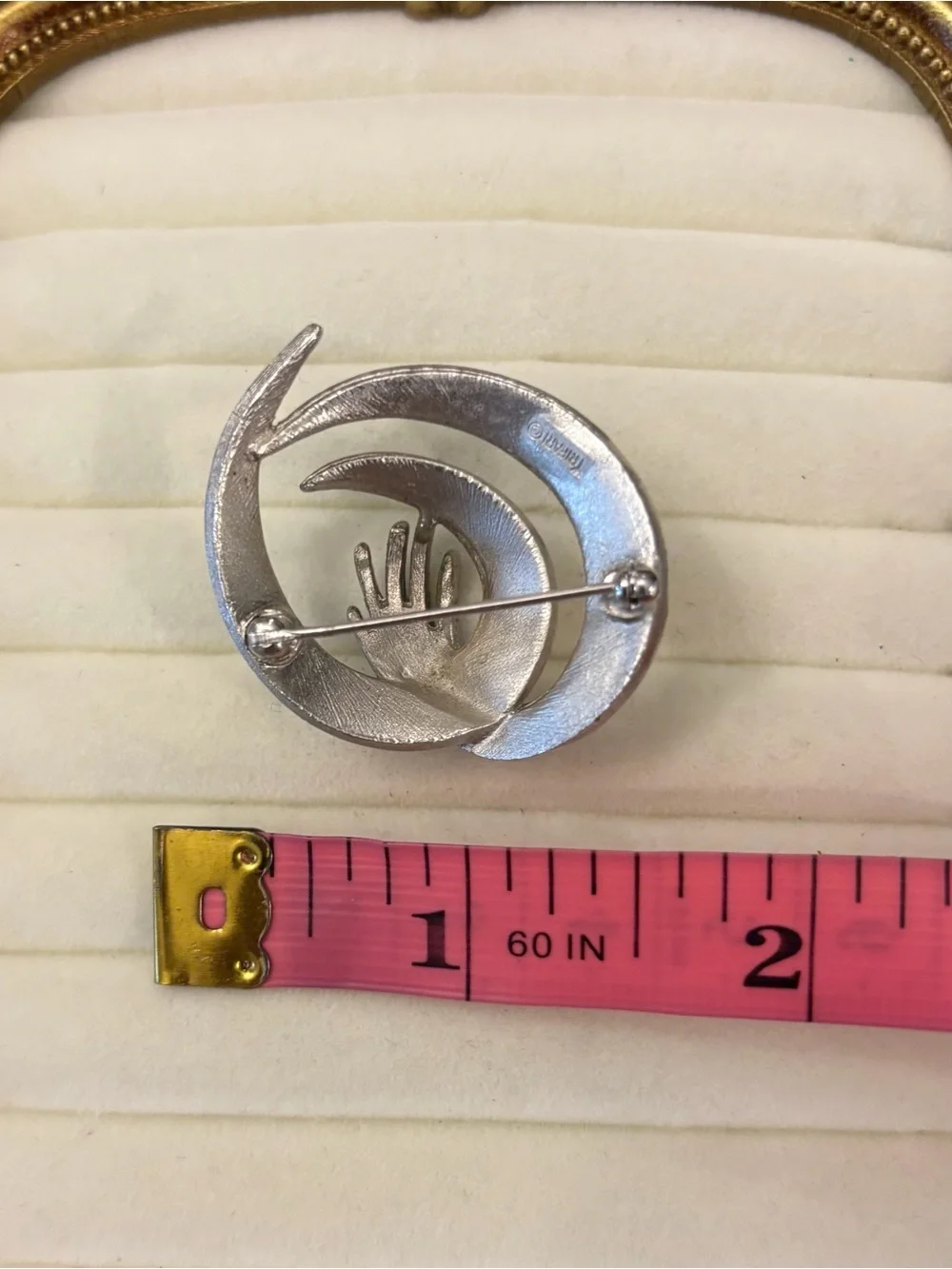 Crown Trifari Vintage Silver Tone Swirl Textured Brooch‎ Pin Office Formal
